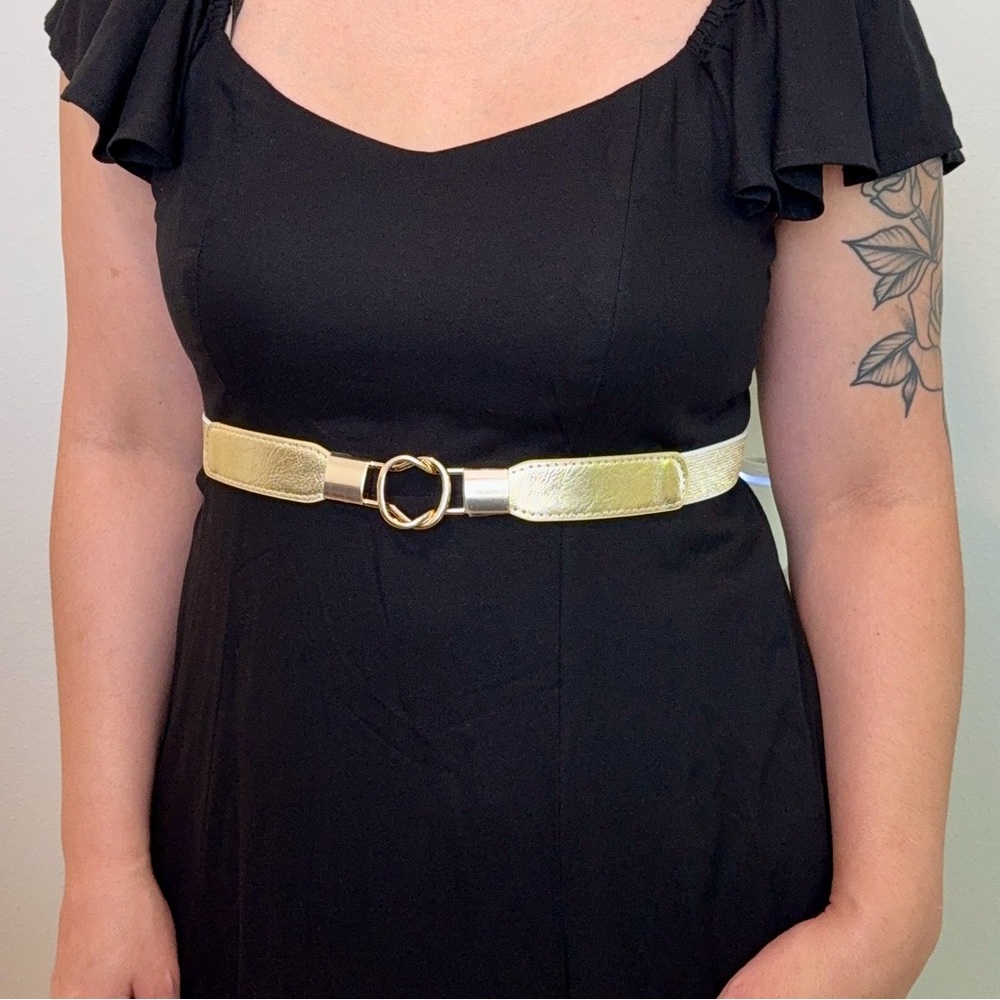 Elegant Stretch Waist Women's Belts (white/cream and red with gold buckle) - Picture 4 of 4